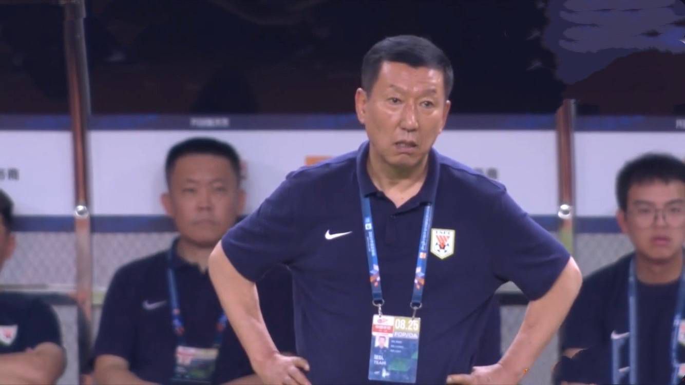他肯定会知道如何做出正确的选择，我希望他能长期留在这里，因为他是一名非常有实力的球员，我希望俱乐部，如果必须做出努力的话，也会这样做，因为在欧洲没有像他这样有实力的前锋。